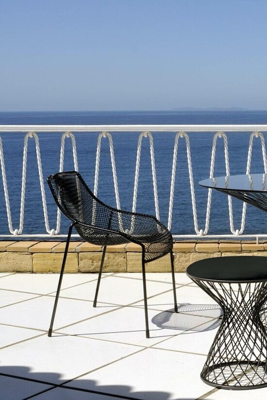 Divu melnu ēdamgalda krēslu komplekts 'Rasas tīkls' bez roku balstiem