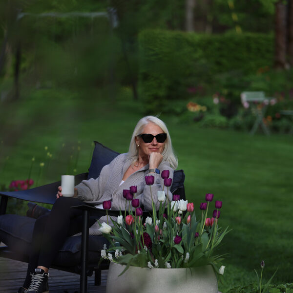 Puķu pods no sērijas White Oleander, sīpolpuķu kolekcija no Let it bloom